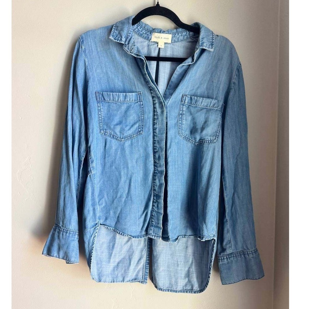 Cloth & Stone Chambray Button Up Shirt S Coastal Clean Girl Casual Cottagecore